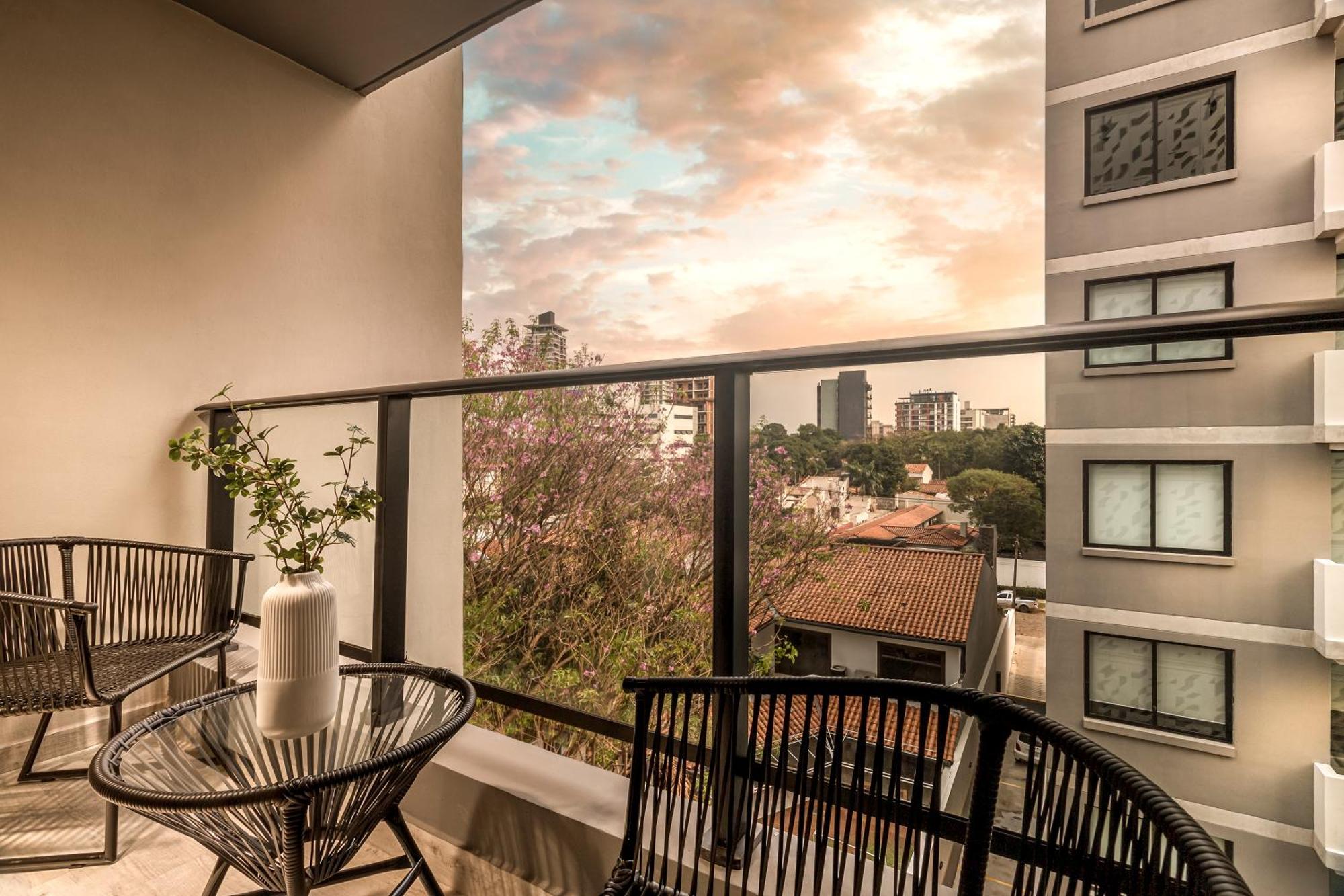 Zentrum - Stay & Residences By Ava Asuncion Extérieur photo